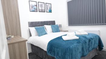 Modernized Three Bedroom House near City Stadium, Attractions, City Centre - Sky n Netflix - Convenient Transport, Manchester (photo 4)
