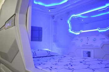 Cosmos Capsule Hub London, Лондон (фото 5)