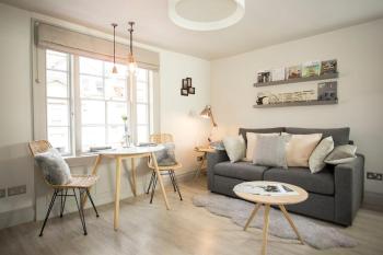Artizan's Nest - central, Scandi style, Bath (photo 5)