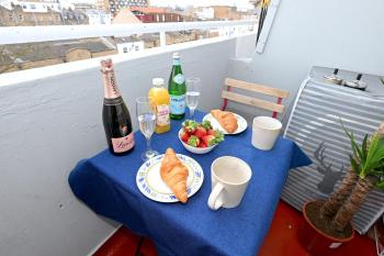 SUPERB 4 BEDROOM FLAT in THE HEART OF CAMDEN TOWN, Londýn (fotografie 4)