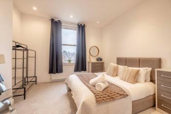 Central Windsor 1 Bedroom Gem,Shared Garden, Windsor (photo 4)