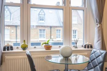 Central Windsor 1 Bedroom Gem,Shared Garden, Windsor (photo 5)