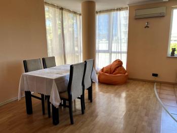Lovely spacious 3BR just outside of city centre, Sofía (foto 3)