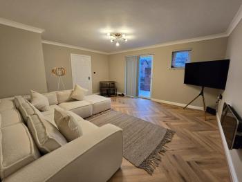 New 2 Bedroom Appartment In Manchester - Stretford - Old Trafford Close to Football-Cricket Ground & City Centre, Manchester (photo 4)
