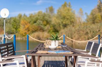 Očarujúci Houseboat na Dunaji, Bratislava (fotografie 5)