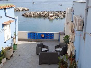 MonoBlue, Procida (foto 2)