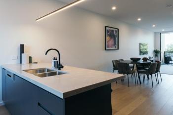 Lusso - Rooftop Views 3BR 3BTH 4 Level Townhouse, Adelaide (foto 5)
