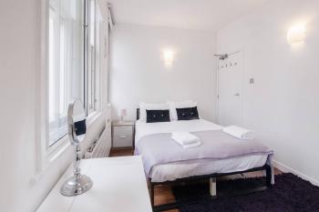 2 Bed Northern Quarter Loft Conversion City Centre, Manchester (photo 5)