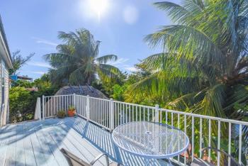 Loggerhead Lagoon - Modern Waterfront Home, Pirates Cove (zdjęcie 4)