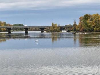 Impeccable, modern, river view, renovated cottage, Laval (photo 5)