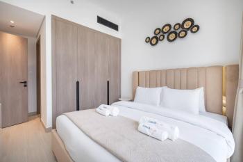 Stylish 1BR Retreat in Laya Heights, Studio City, Dubai (Foto 4)