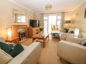 Maple Cottage, Broadway (photo 4)