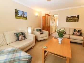 Maple Cottage, Broadway (photo 5)