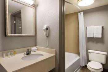 Days Inn by Wyndham Cocoa Beach Port Canaveral, Cocoa Beach (zdjęcie 5)