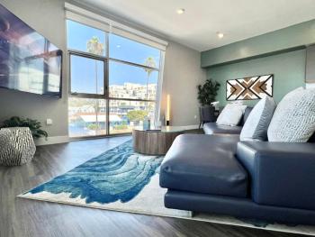 Large Hollywood Corner 2 Bedroom with Private Balcony, Los Ángeles (foto 5)