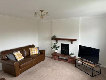 Town Centre, top floor 2 bed apartment with parking, Stratford-upon-Avon (photo 4)