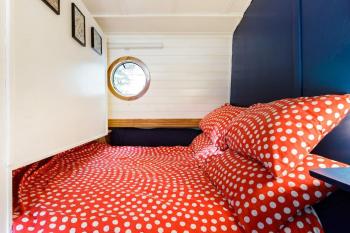 Slash Arts houseboat on secluded mooring in central London, Londyn (zdjęcie 3)
