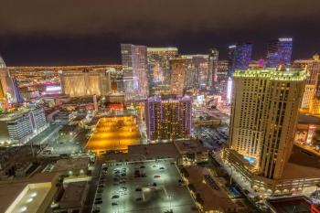 No Resort Fee Strip View Balcony+Free Valet+ Pool, Las Vegas (photo 4)