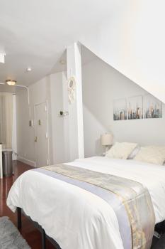 Private Loft in Hells Kitchen near Times Square, New York (photo 2)