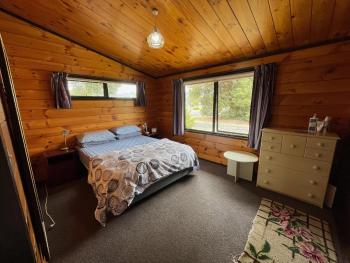 Hosts on the Coast - Laidback Linton, Whangamata (photo 2)