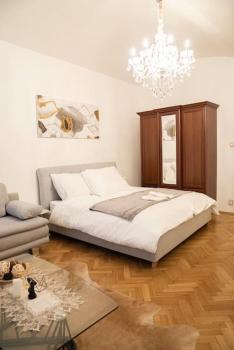 Cozy flat by Wenceslas Square!, Прага (фото 3)