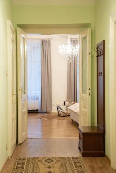 Cozy flat by Wenceslas Square!, Прага (фото 4)
