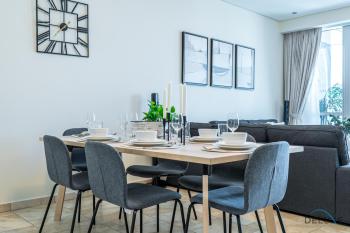 Sophisticated 3BR w/ Assistant’s Room at Al Fattan Marine Towers 2 JBR by Deluxe Holiday Homes, Dubai (photo 3)