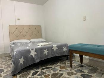 Apartamento cómodo en laureles , céntrico y bien ubicado Apto 301, Medellín (Foto 2)