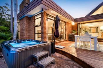Entire house with pool, spa, Auckland (photo 3)