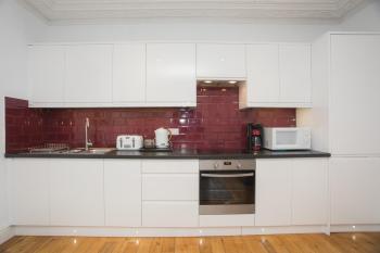 Newbridge Road, Spacious One Bedroom, Bath (photo 4)