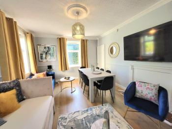 4 Bedrooms Apartment By Sensational Stay Short Lets & Serviced Accommodation, Edinburgh (photo 5)