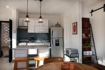 Cozy Apt. w/ Private Balcony & Great Lighting- Romanita 1, Mazatlán (foto 5)