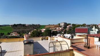 M324 - Marcelli, delizioso trilocale con terrazzo panoramico, Marcelli (Foto 3)