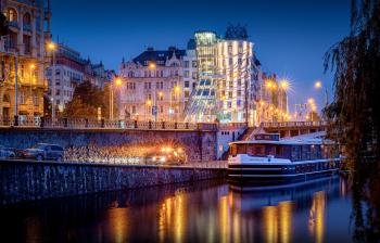 Dancing House hotel - Tančící dům, Prague (photo 2)