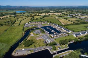 Shannonside - Stylish 5 Bed Marina home & 40ft mooring, Termonbarry (photo 5)