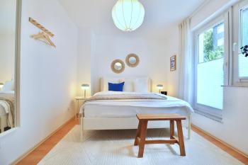 TIMELESS APARTMENT: FREE PARKING + BALCONY, Wuppertal (foto 3)