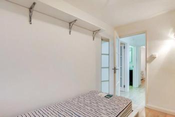 Spacious 3 Bedroom Portobello Apartment with Patio, Лондон (фото 2)
