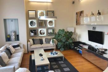 Huge luxury central Prague VILLA, 6 beds and baths, terraces, double garage, Praha (fotografie 2)