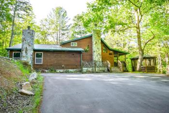 3BR Luxury Cabin • Hot Tub, Sauna • Pet Friendly, Morganton (photo 2)