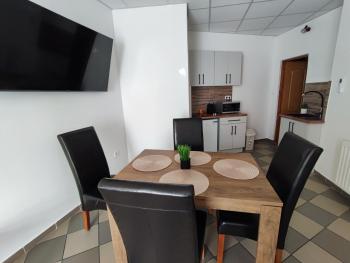 Bástya Apartman, Tata (zdjęcie 4)
