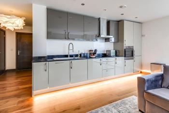 Stylish flat in Peterborough, Peterborough (photo 3)