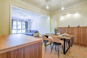 Stunning 2BDR Condo on Historic Location in Center, Sofia (Foto 4)