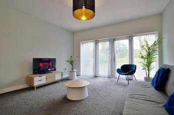 FREE PARKING - Spacious 2-BR close to Salford Royal, Manchester (fotografie 2)