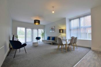 FREE PARKING - Spacious 2-BR close to Salford Royal, Manchester (fotografie 4)