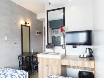Penthouse 1 at Urban Deca EDSA by CityStudio, Manila (fotografie 5)