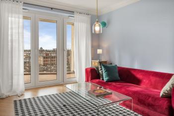 CLS Zentrale City-Wohnung in Hamburg mit E-Laden und Tiefgarage, Klimaanlage, gratis WLAN, Smart TV, großer Balkon, Blick über Hamburg, Parkplatz, Cafe im Haus, Bushaltestelle direkt gegenüber, Flex Check In, Hamburgo (foto 4)
