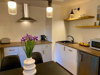 Charming City Centre Apartment - Spacious Balcony and Private Garden, Tallinn (photo 3)