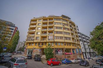 19 Cozy Central Apartment with Balcony, Sofia (Foto 3)