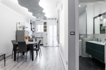 Moderno Bilocale a 5 minuti dal centro storico, Turín (fotografie 2)