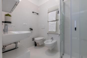 GuestHost - Academy of Fine Arts - Modern Apt with balcony!, Boloňa (fotografie 4)